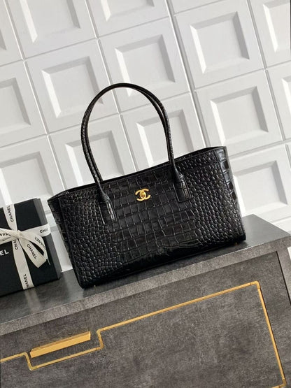 Chanel Shoulder Bag (Vip)
