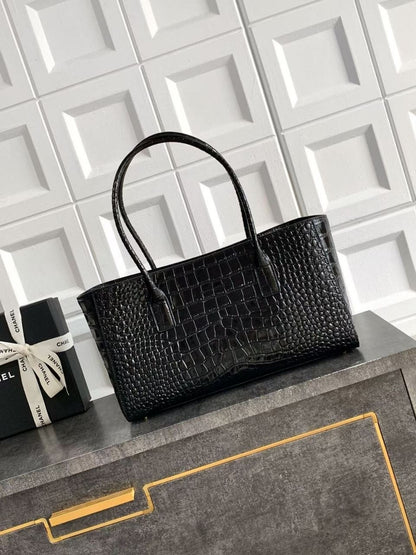 Chanel Shoulder Bag (Vip)