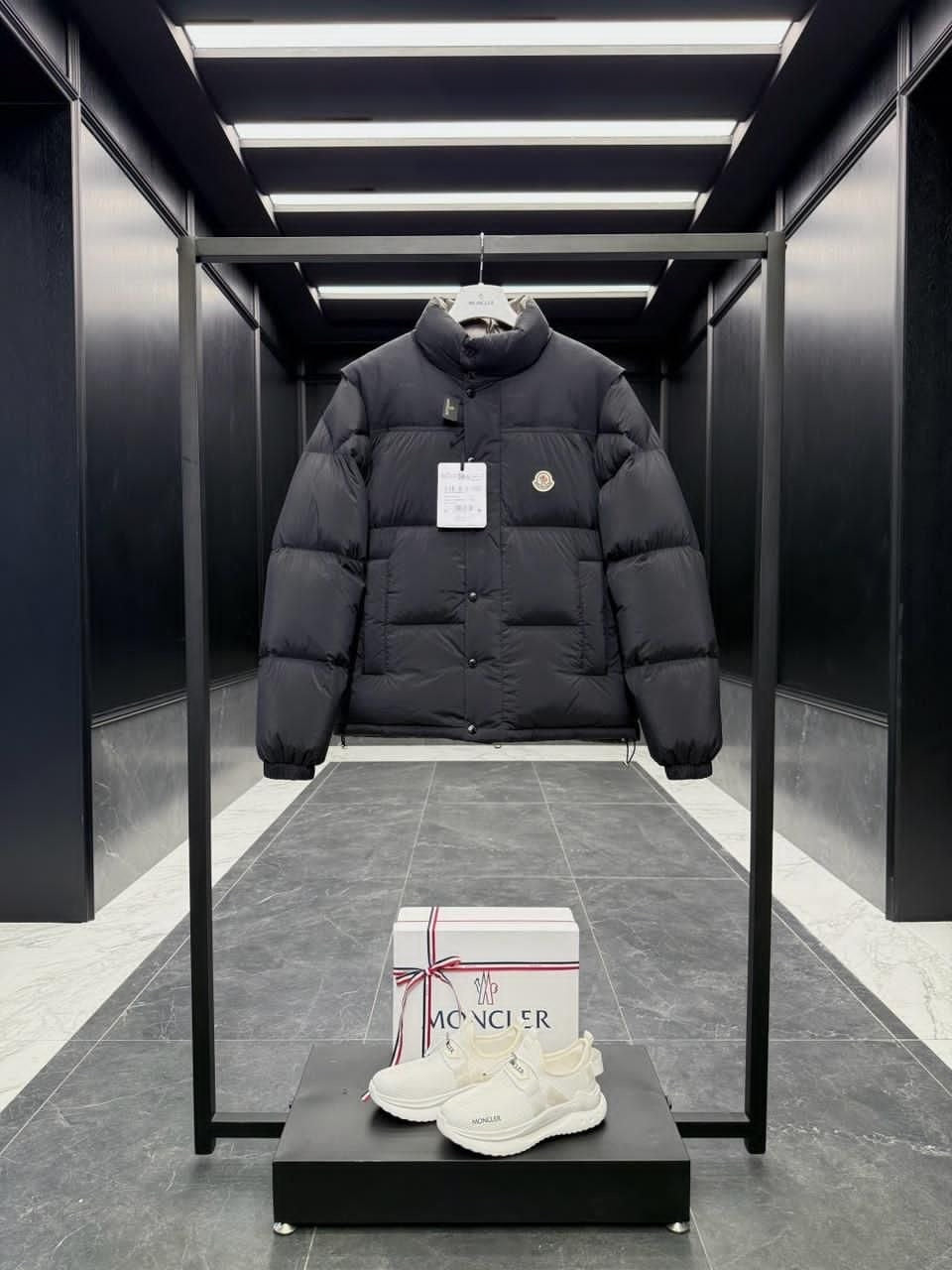 Moncler Jacket-Vest