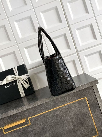 Chanel Shoulder Bag (Vip)