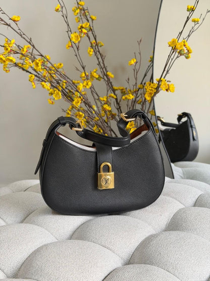 Louis Vuitton Shoulder Bag (Vip)