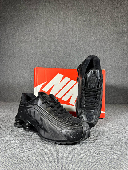 Nike Shox R4