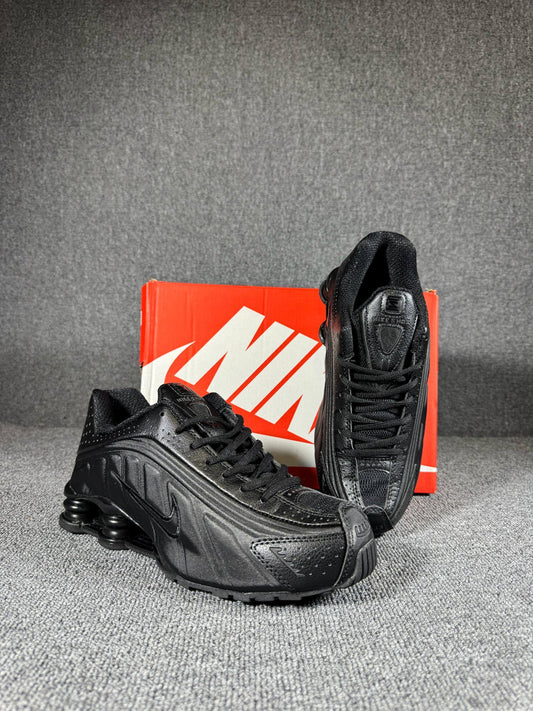 Nike Shox R4
