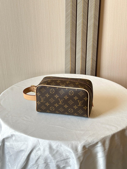 Louis Vuitton Pouch (VIP Quality) 5 Color