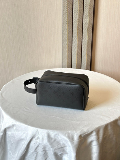 Louis Vuitton Pouch (VIP Quality) 5 Color