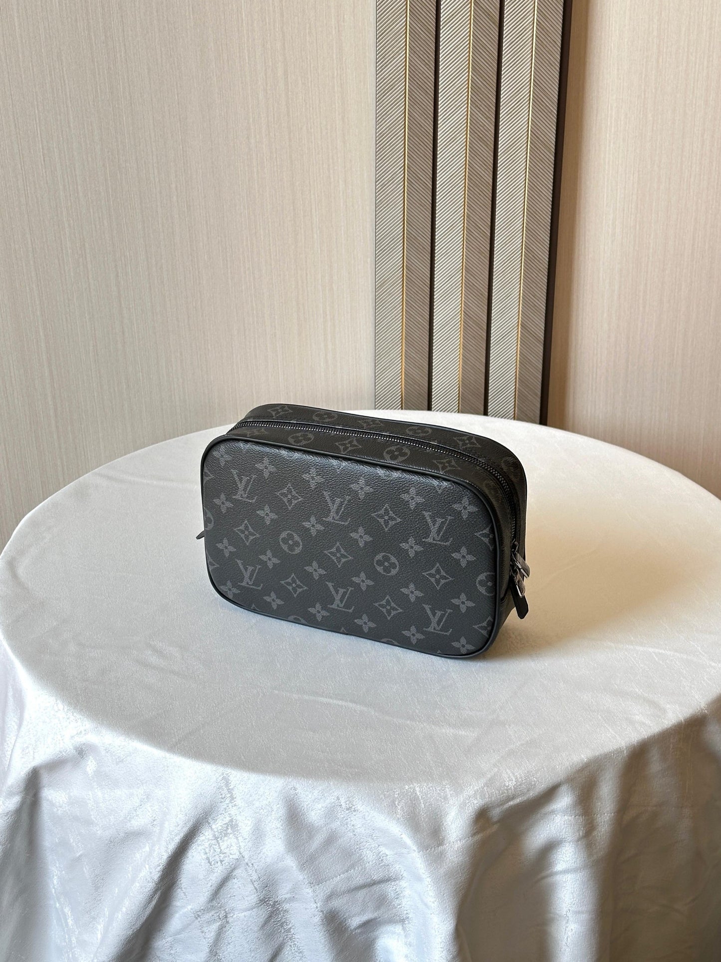 Louis Vuitton Pouch (VIP Quality)