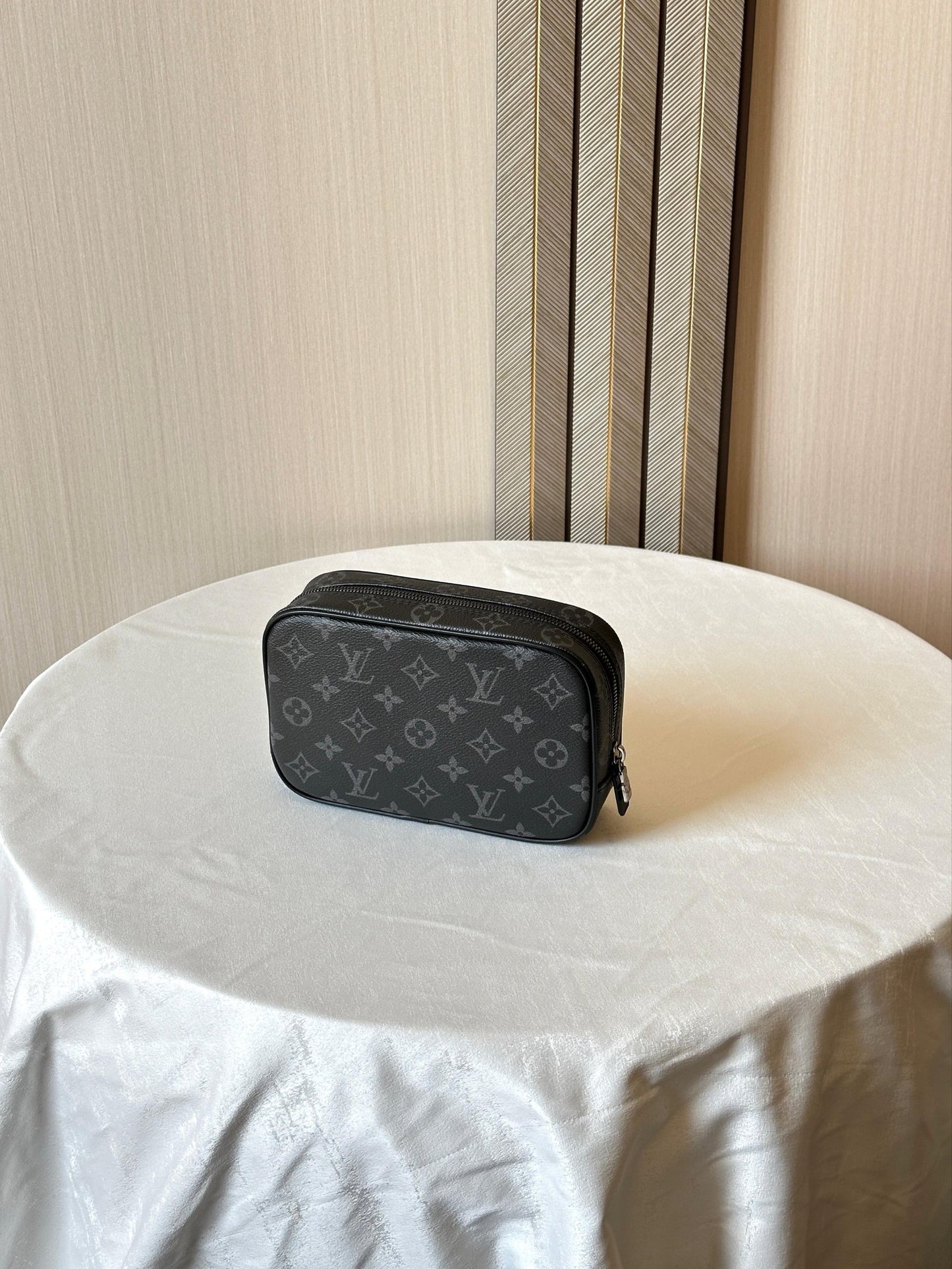 Louis Vuitton Pouch (VIP Quality)