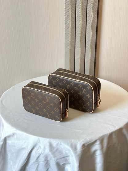 Louis Vuitton Pouch (VIP Quality)