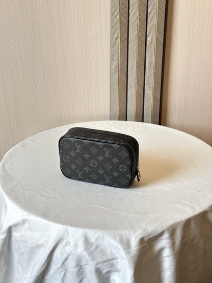 Louis Vuitton Pouch (VIP Quality)