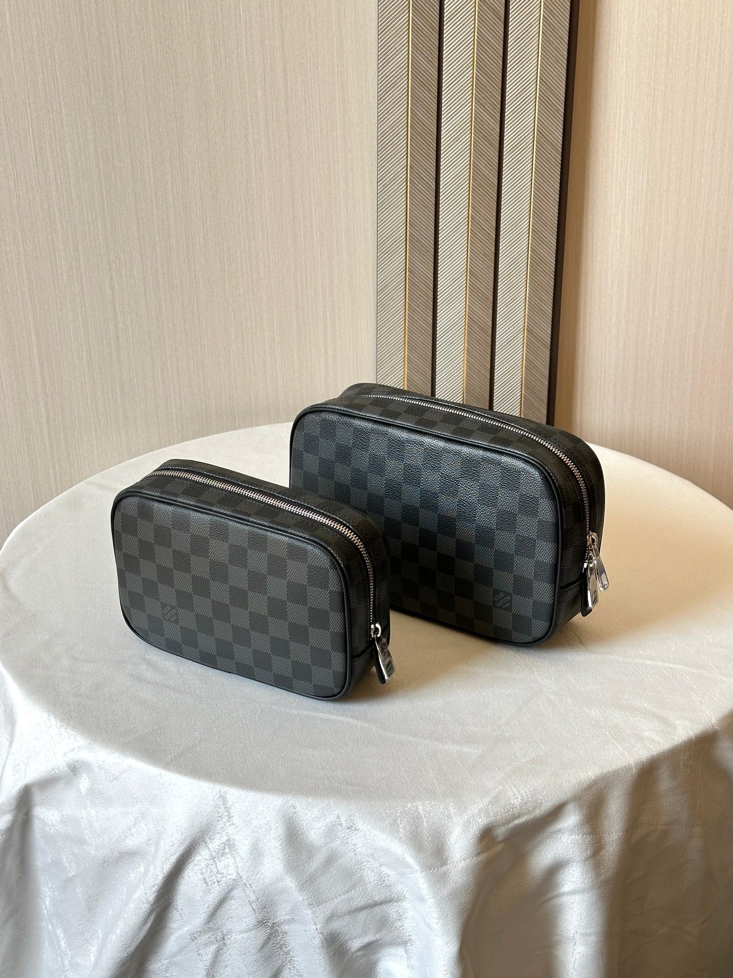 Louis Vuitton Pouch (VIP Quality)