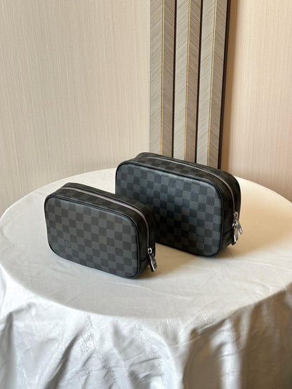 Louis Vuitton Pouch (VIP Quality)