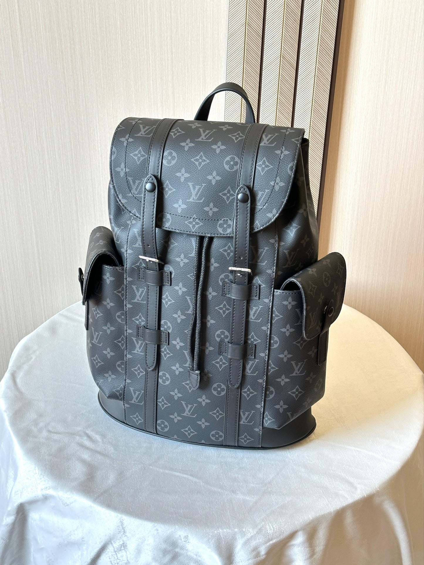 Louis Vuitton Backpack (VIP Quality)