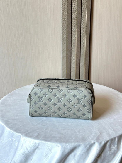 Louis Vuitton Pouch (VIP Quality) 7 Color