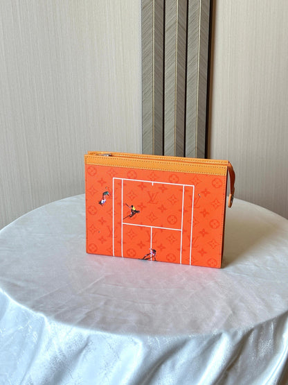 Louis Vuitton Clutch ( VIP Quality )