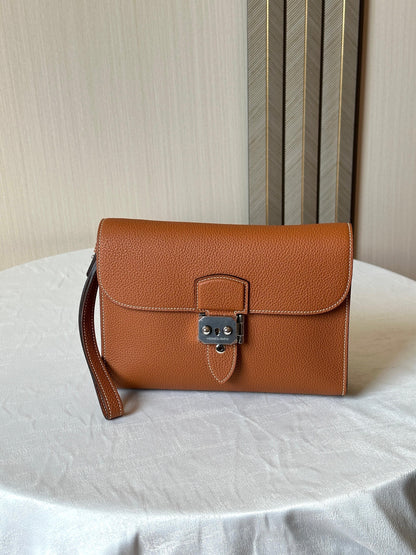 Hermes Pouch (VIP Quality)