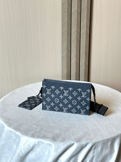 Louis Vuitton Messenger Bag (VIP Quality)