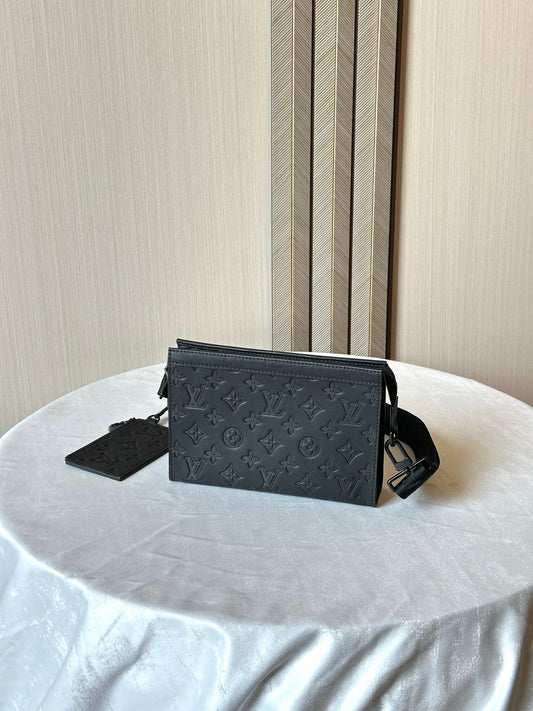 Louis Vuitton Messenger Bag (VIP Quality)