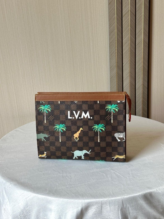 Louis Vuitton Clutch (VIP Quality)
