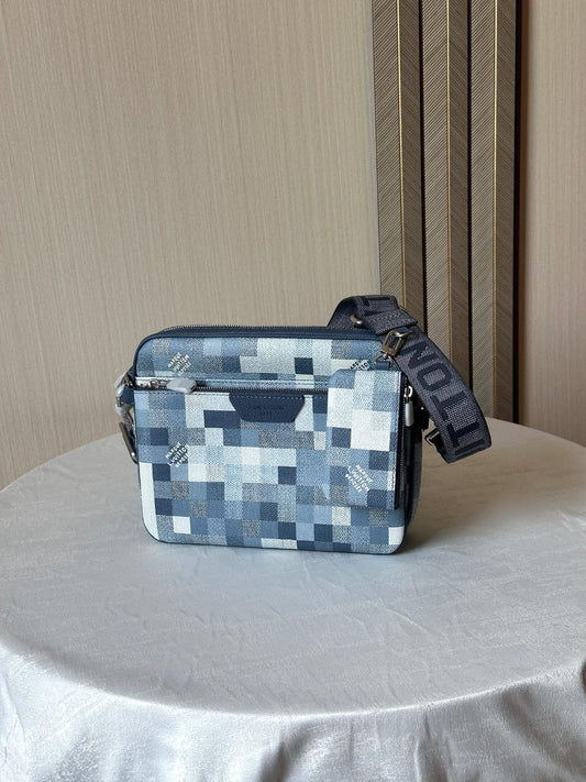 Louis Vuitton Messenger (VIP)