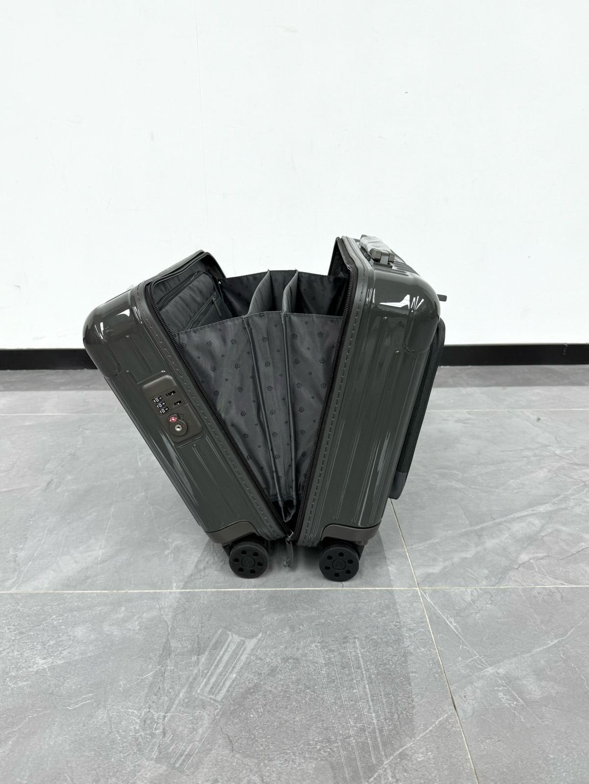 Rimowa Trolly (Vip)