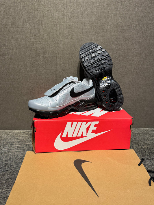 Nike (TN) Tiempo Silver