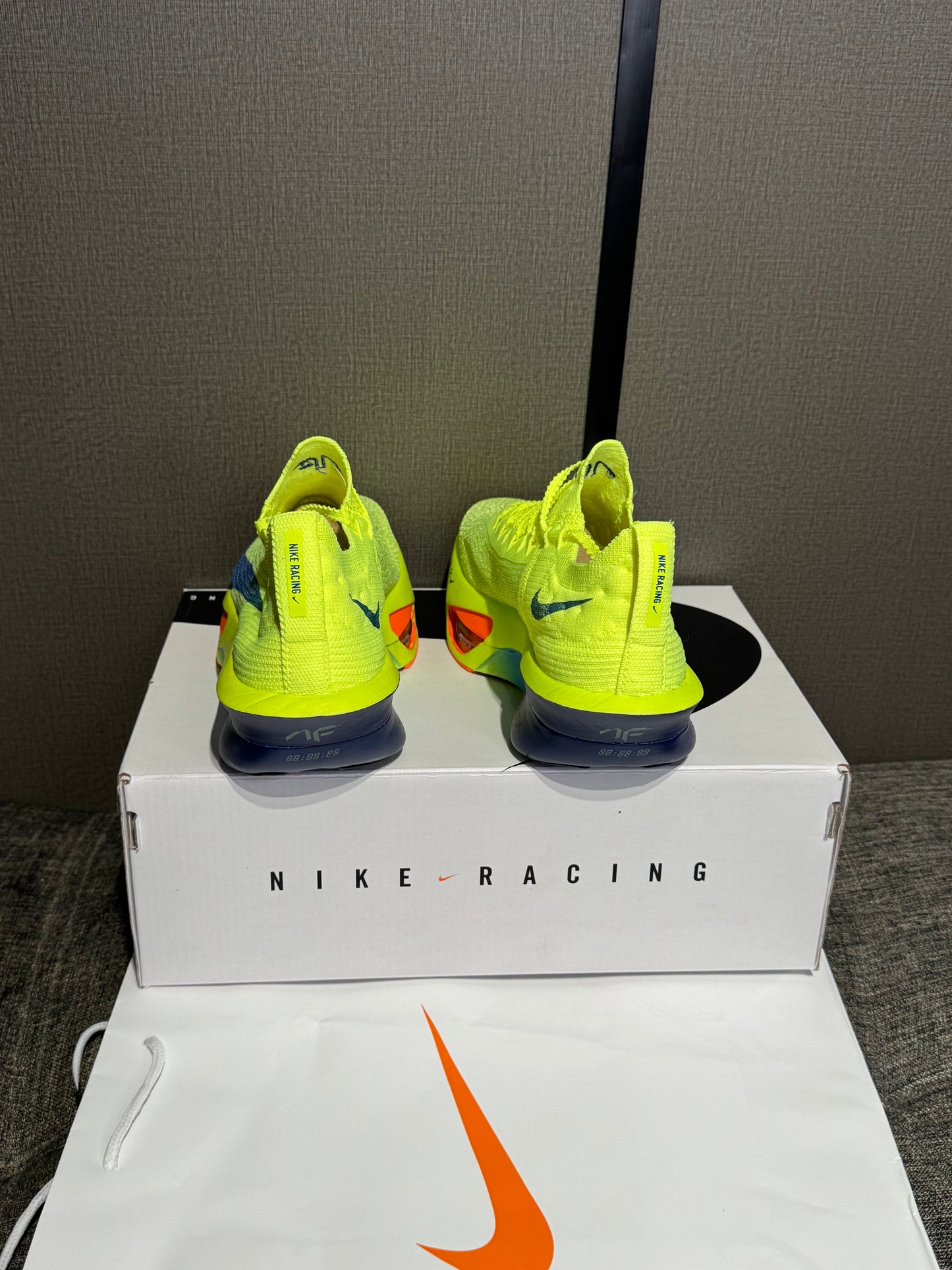 Nike Fly 3 Volt
