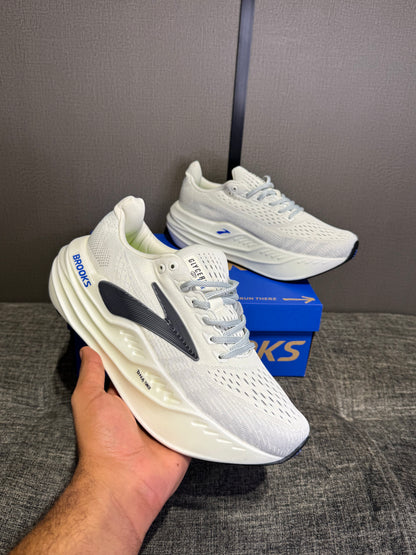 Brooks Sneakers