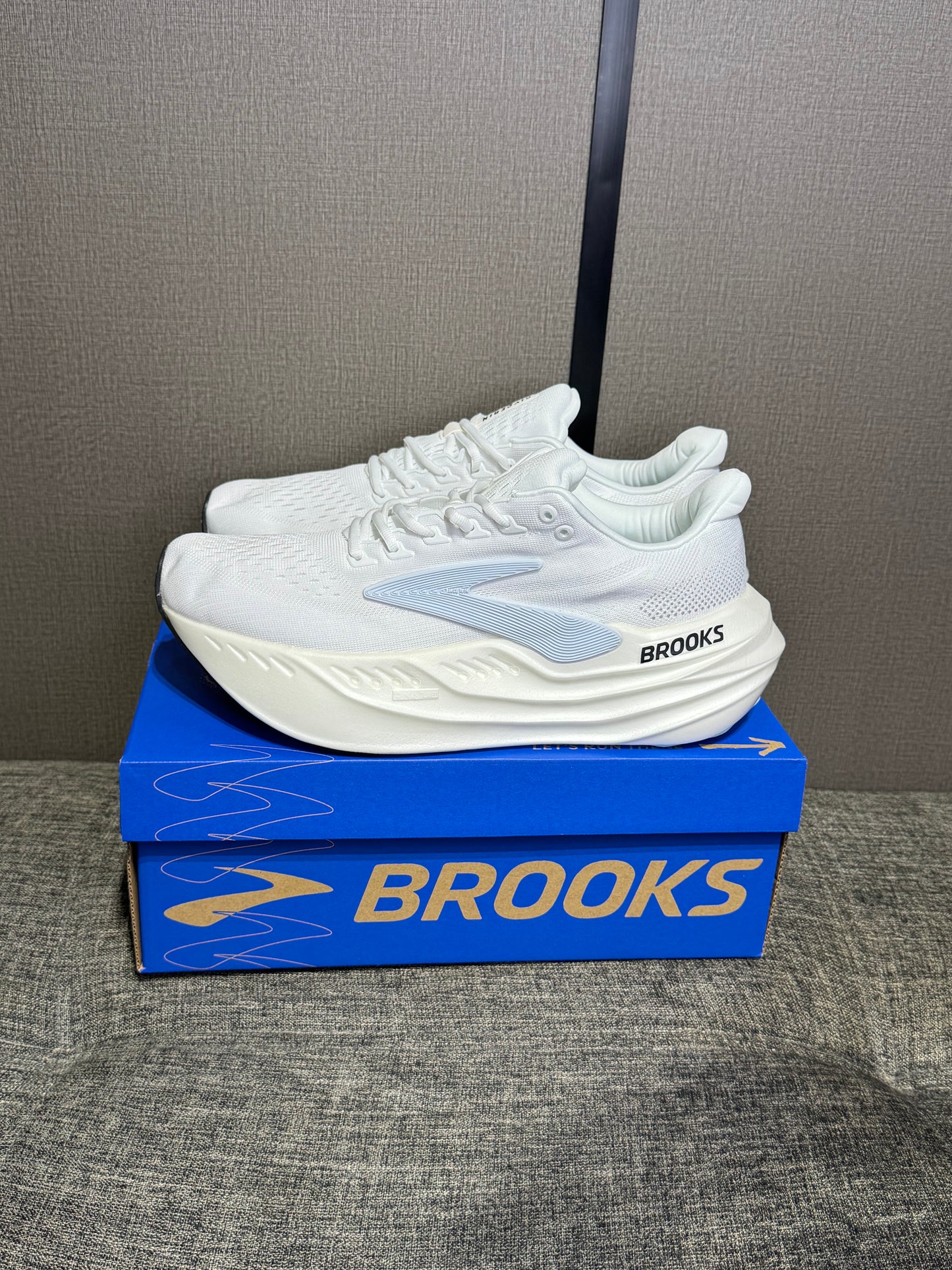 Brooks Sneakers