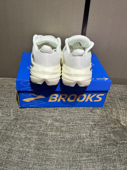 Brooks Sneakers