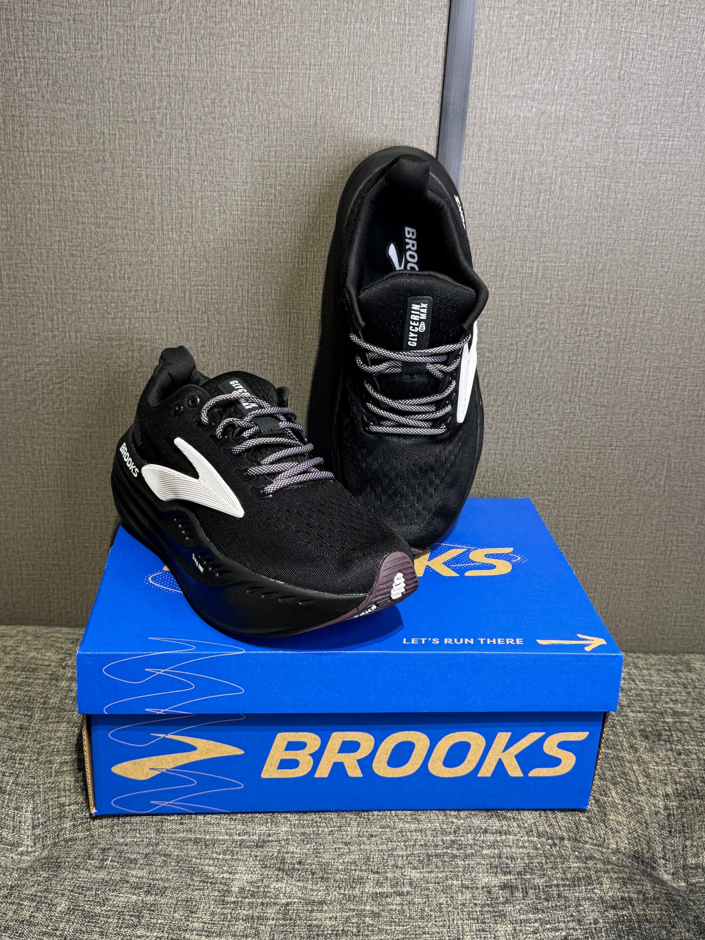 Brooks Sneakers