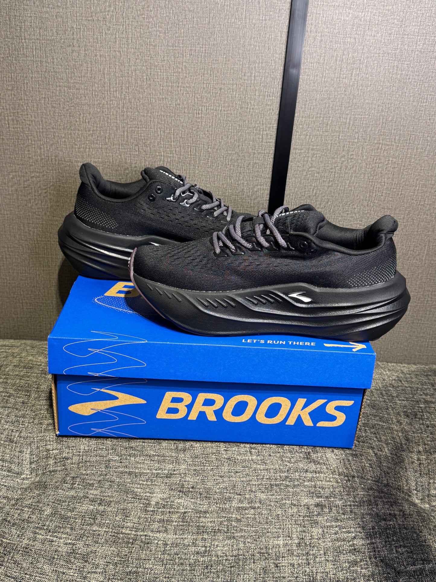 Brooks Sneakers
