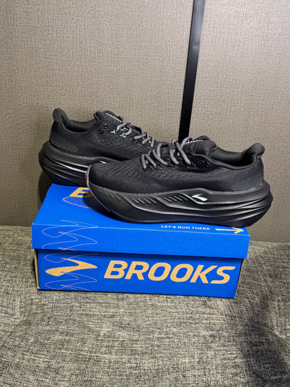 Brooks Sneakers
