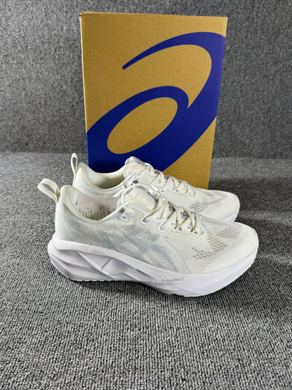 Asics Novablast 5 White Piedmont Grey