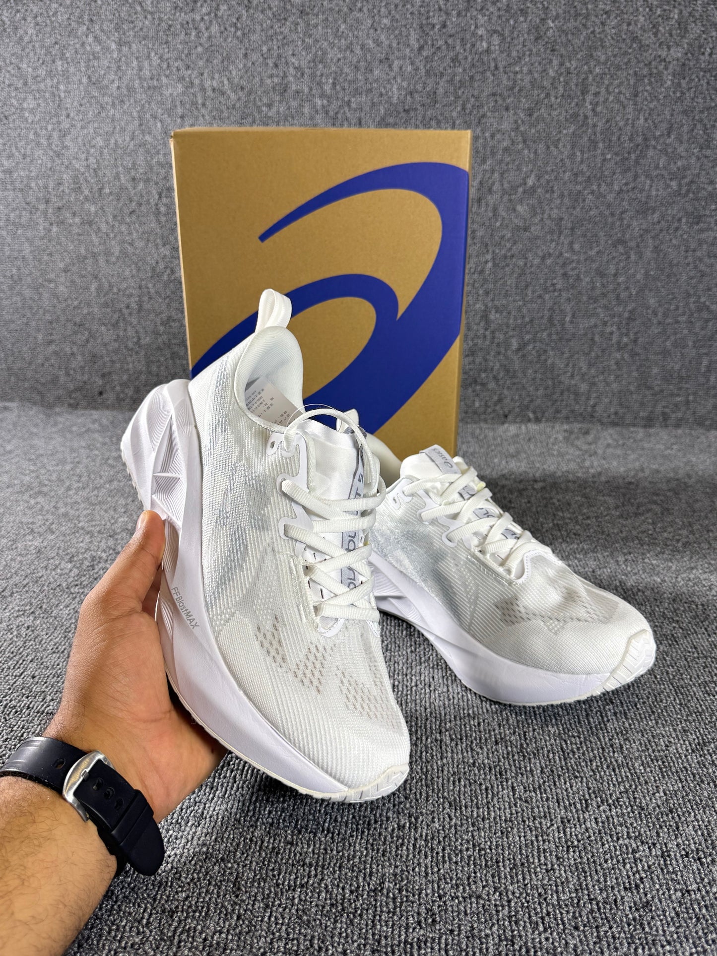 Asics Novablast 5 White Piedmont Grey