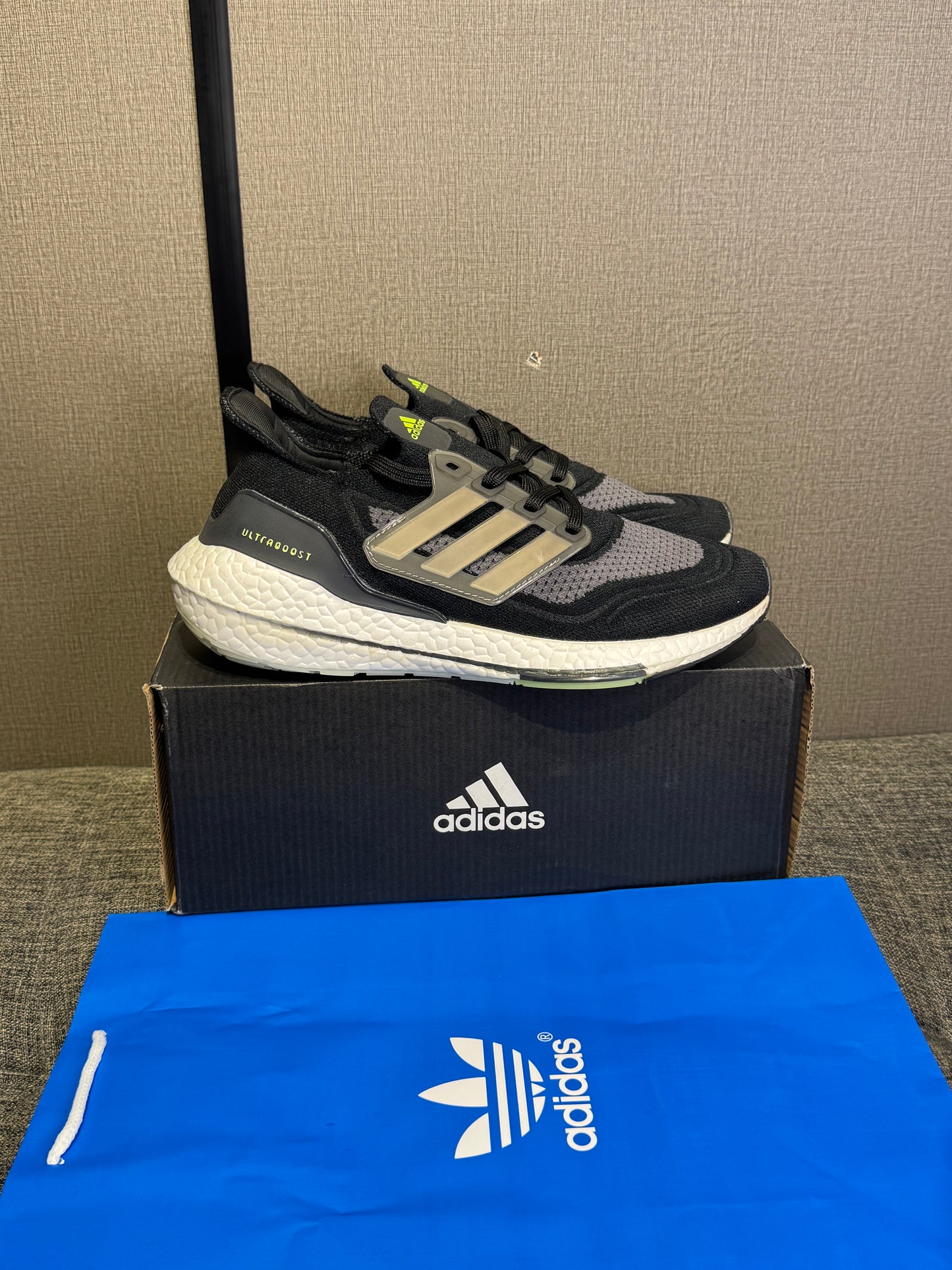 Adidas UltraBoost 21