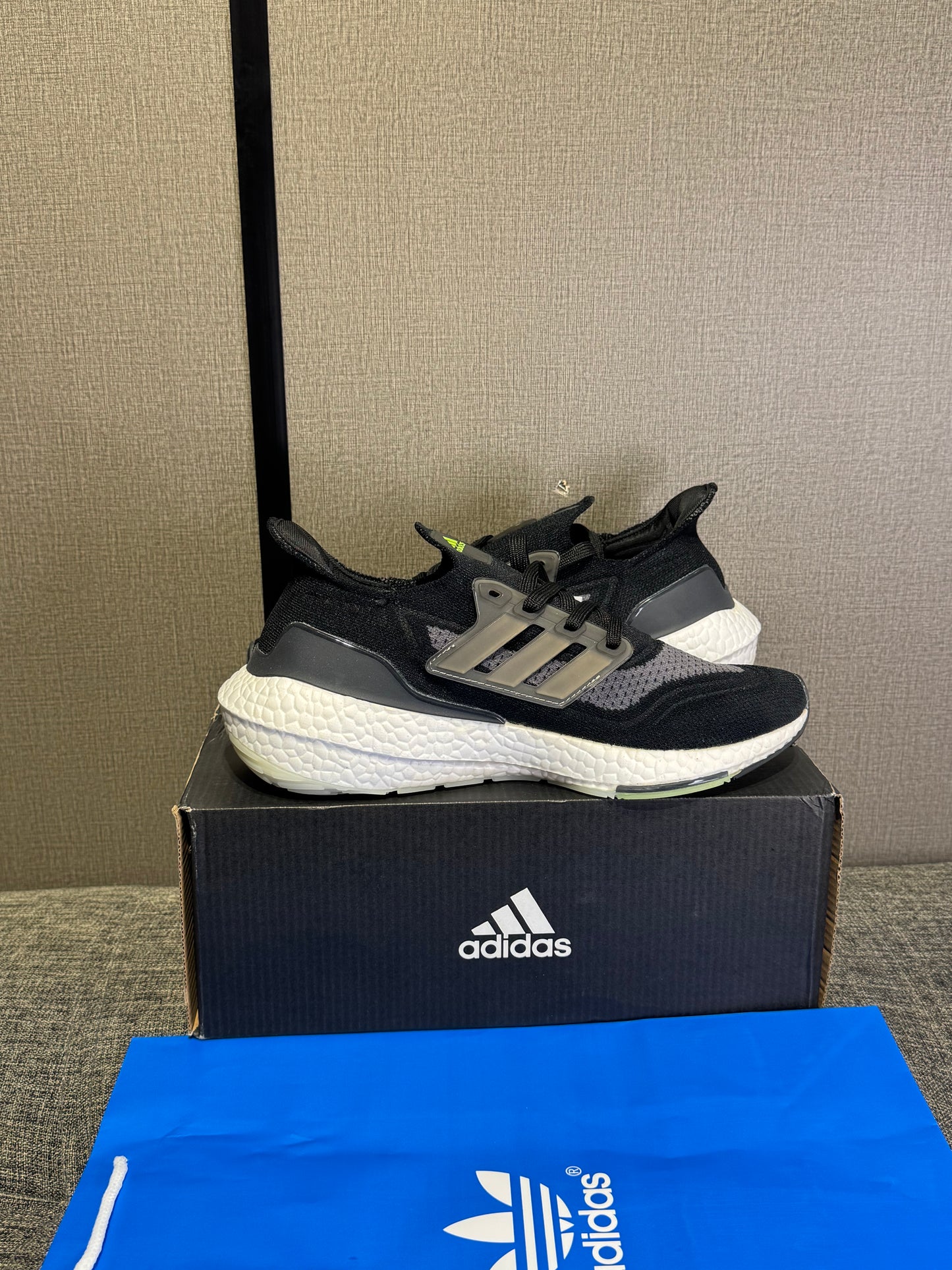 Adidas UltraBoost 21