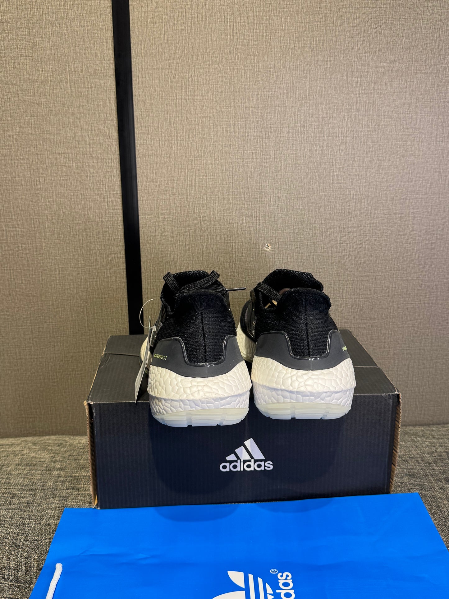 Adidas UltraBoost 21