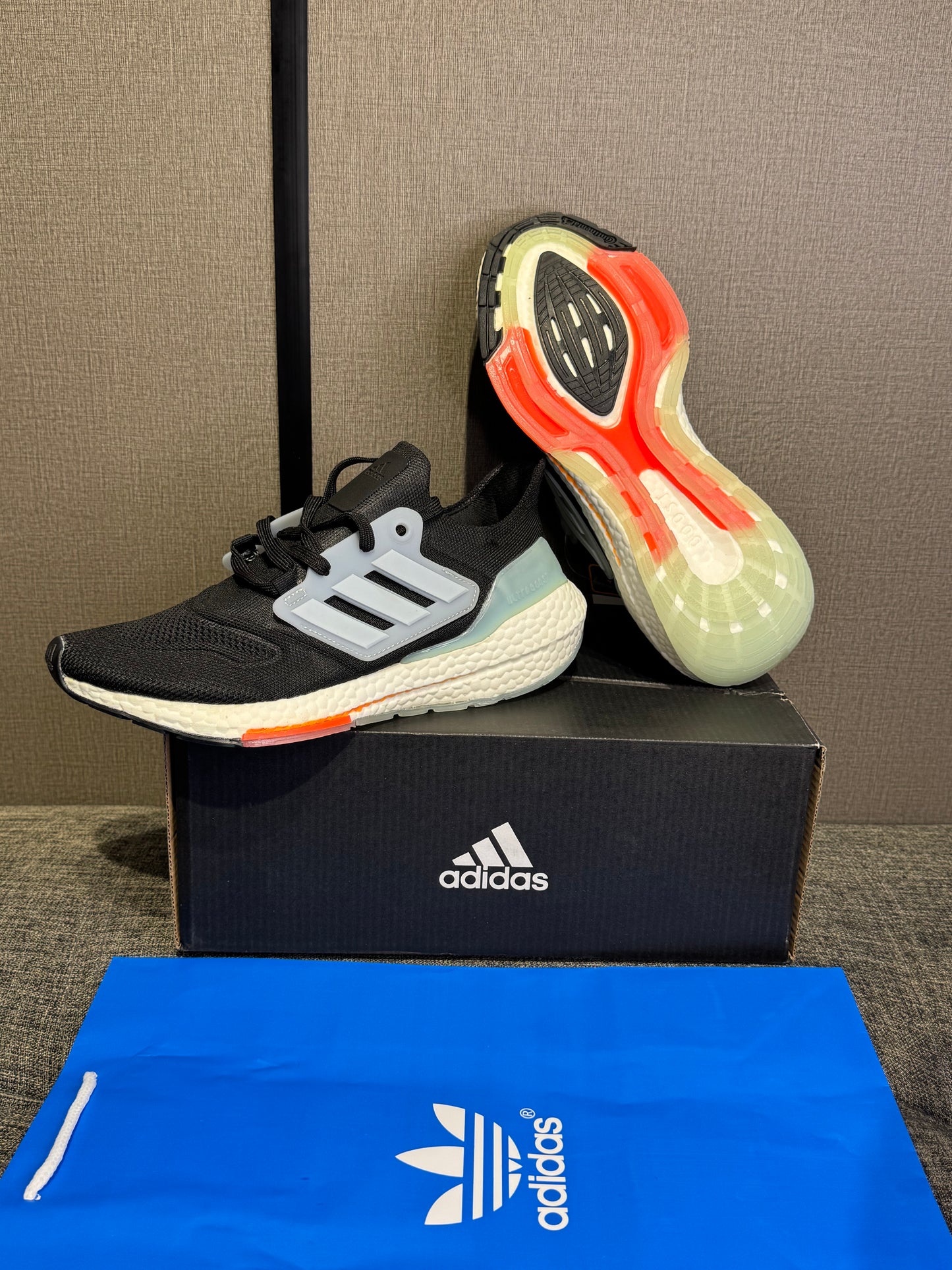 Adidas UltraBoost 21