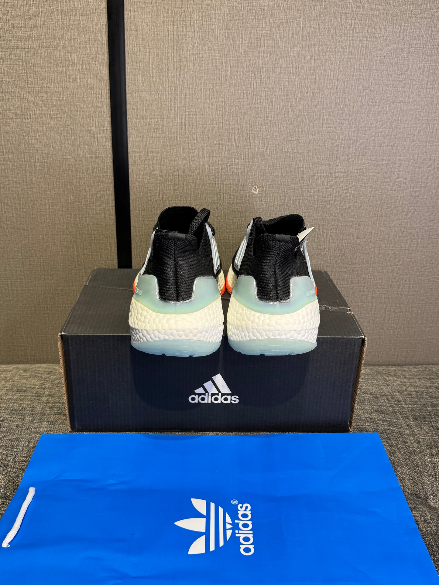 Adidas UltraBoost 21