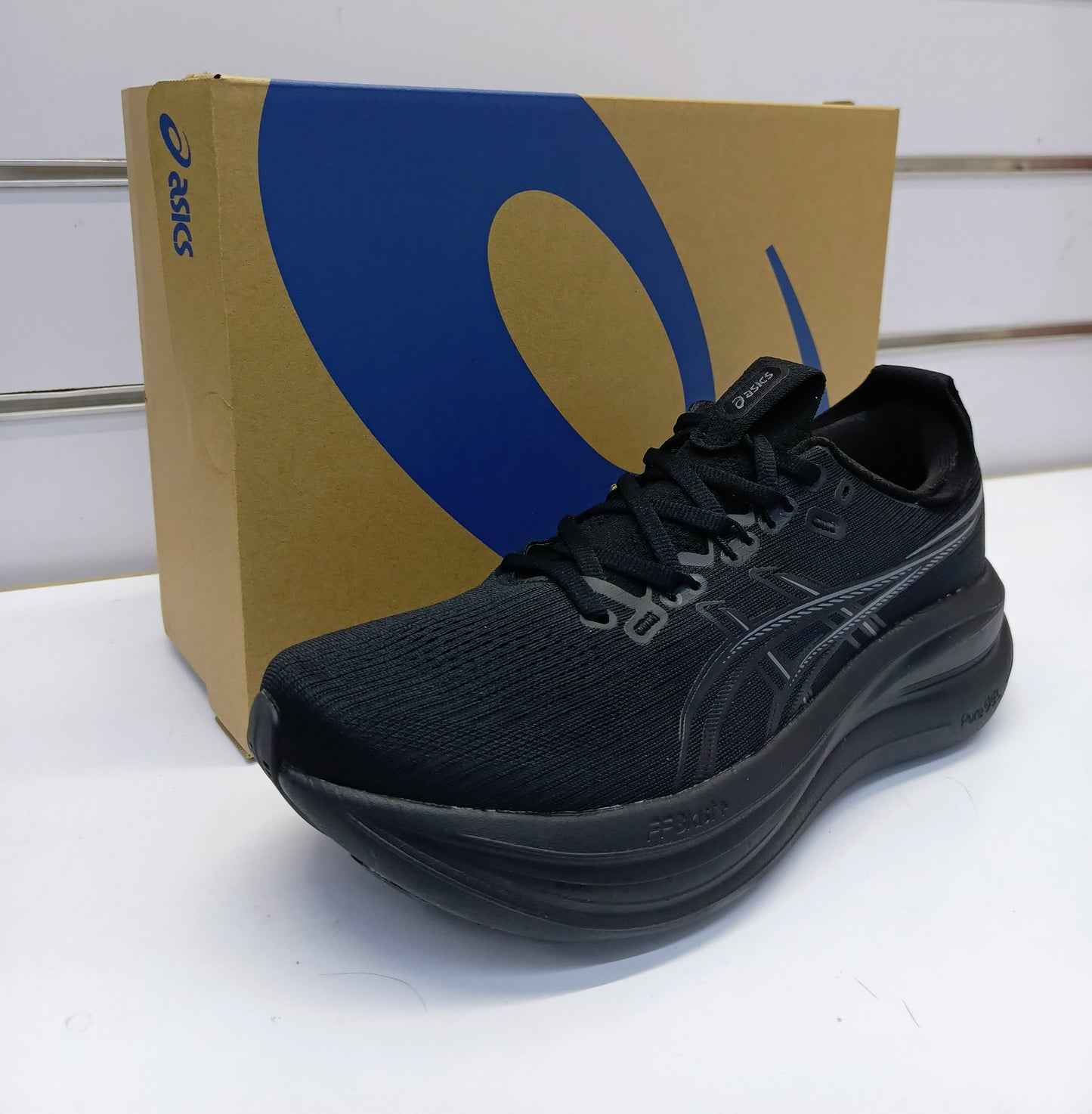 ASICS Gel Nimbus 28