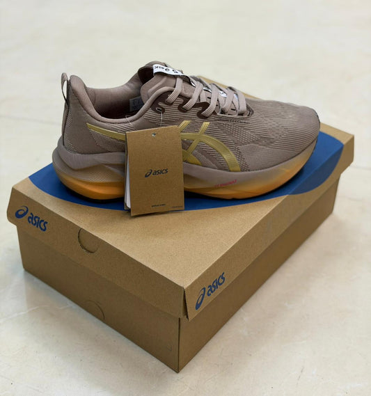 Asics Novablast 5 'LUXE '