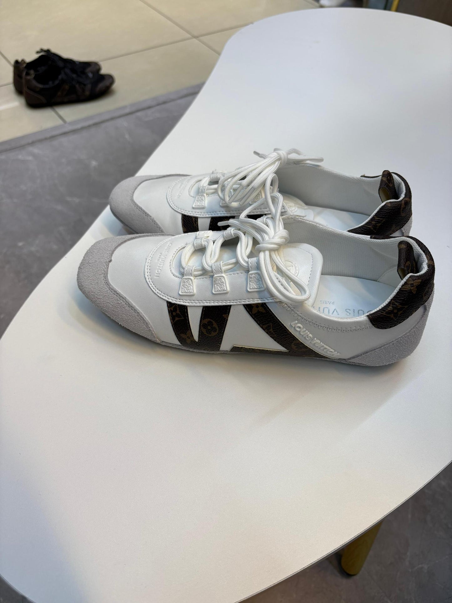 LOUIS VUITTON SNEAKERS