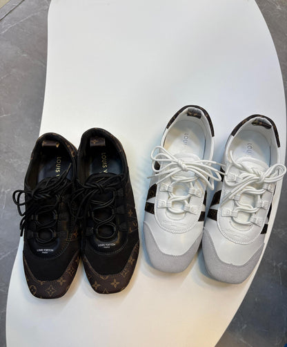 LOUIS VUITTON SNEAKERS