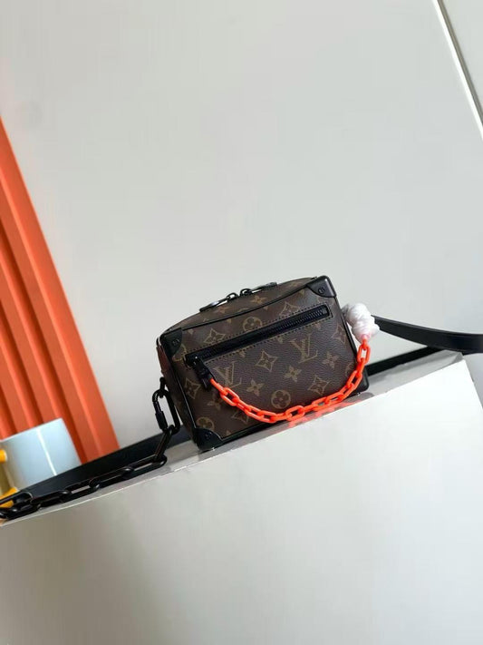 Louis Vuitton Messenger Bag