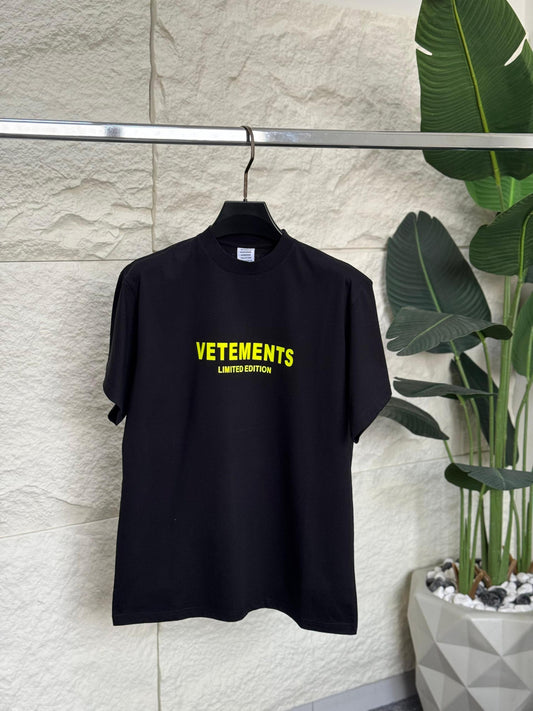 Vetements T-Shirt 2 colors