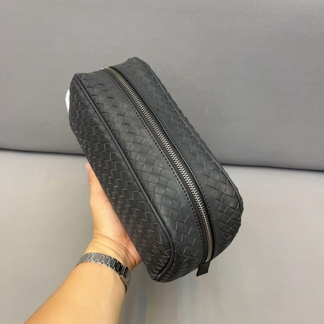 Bottega Pouch ( VIP Quality )