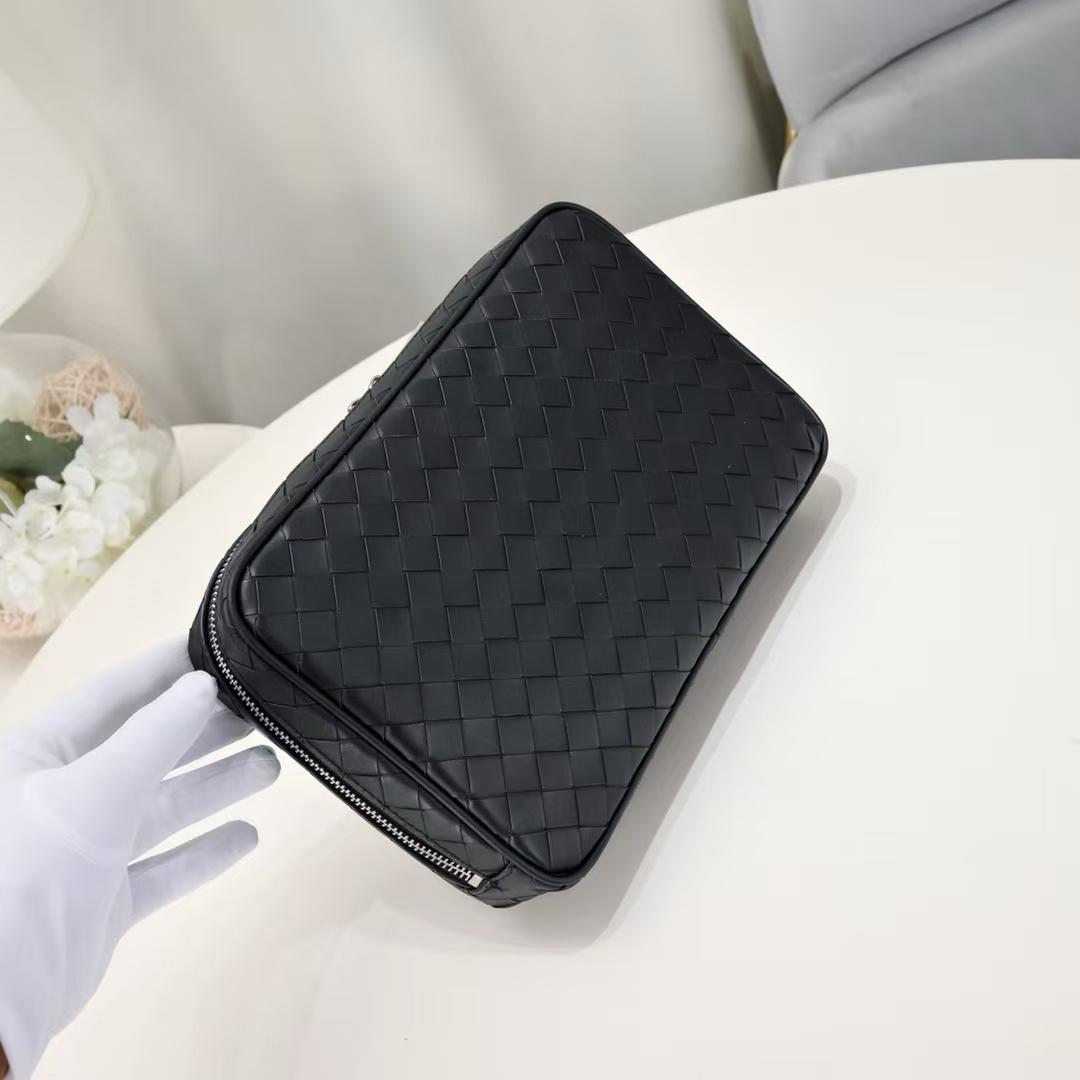 Bottega Pouch