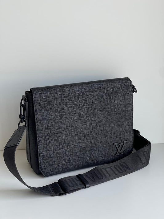 Louis Vuitton Messenger Bag ( VIP Quality )