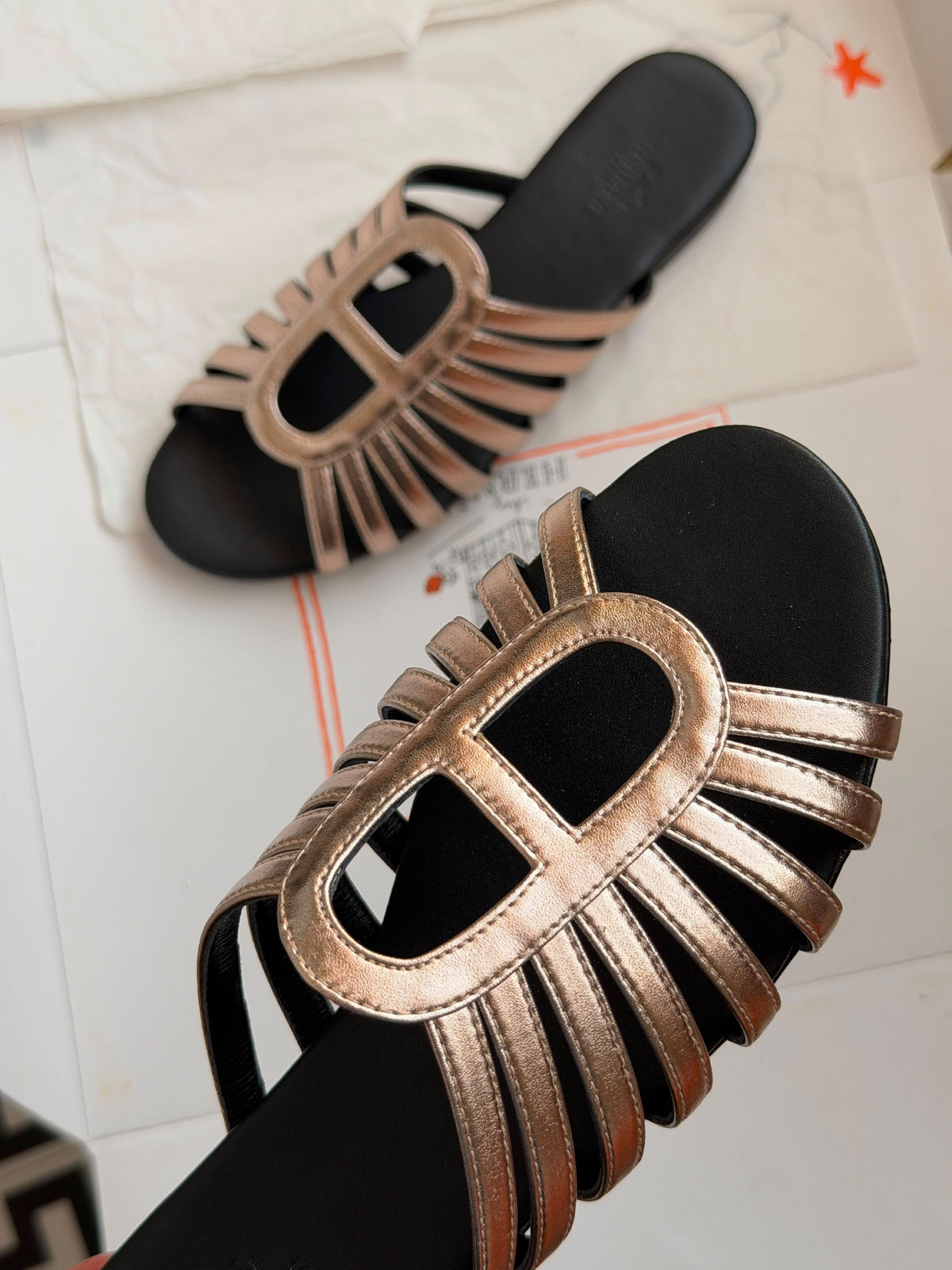 Hermès Radiating-Strap Slippers - Black