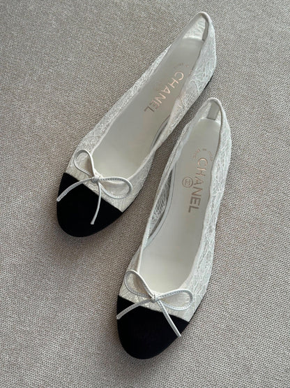 Chanel Ballerina - White & Black